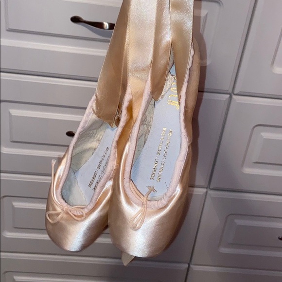 Bloch aspiration ballet pointe shoes - Picture 2 of 4